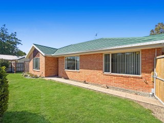 View profile: MAIREHAU - 3 BEDROOMS, 1 BATHROOM, HEATPUMP, 1.5 GARAGE