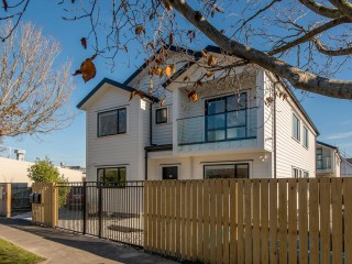 View profile: PHILLIPSTOWN - FURNISHED, UPSTAIRS DOUBLE BEDROOM, BATHROOM, HEATPUMP